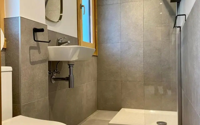 4 Bedroom, 4 Bathroom, Hot Tub, Chamonix Centre