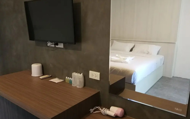F Plus F Hotel