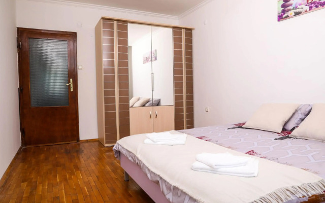 Krichim Apartments,Three-Bedroom, large apartment, TOP CENTER