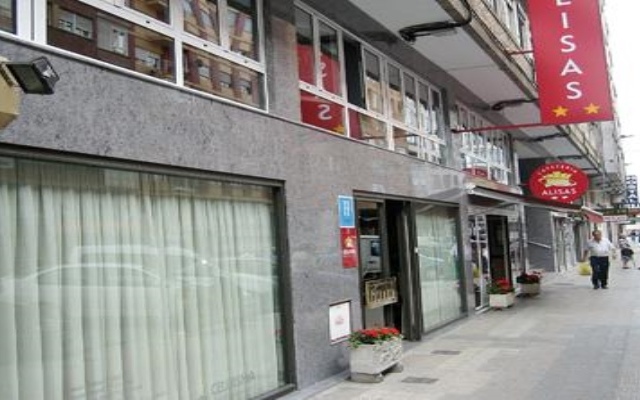 Отель City House Alisas Santander Сантандер вид на фасад
