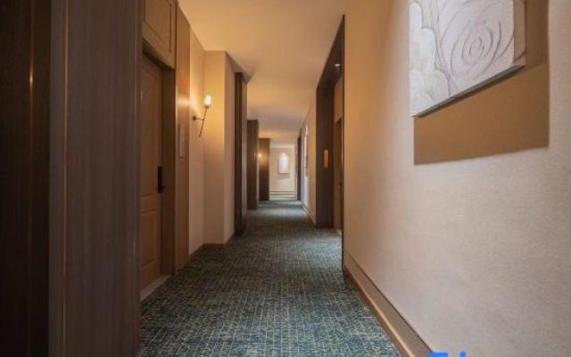 Meishan Yuetu Starry Sky Hotel