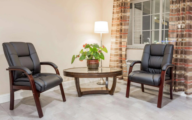 Deluxe Inn Willows