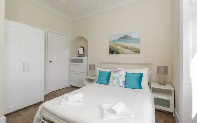 Spacious and Homely One Bedroom Flat in Edinburgh