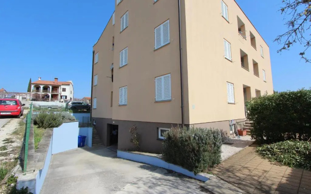 Apartment Adi