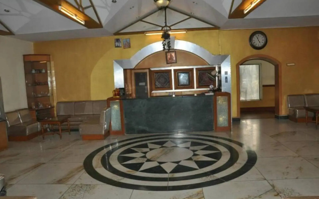 Hotel Ganapati Palace