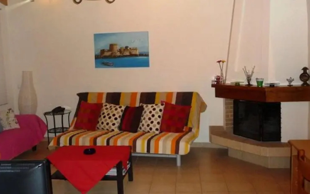 Omorfi Poli Apartment