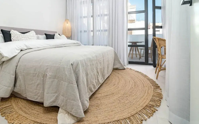 A8- Seaclub Suites by Roomservices