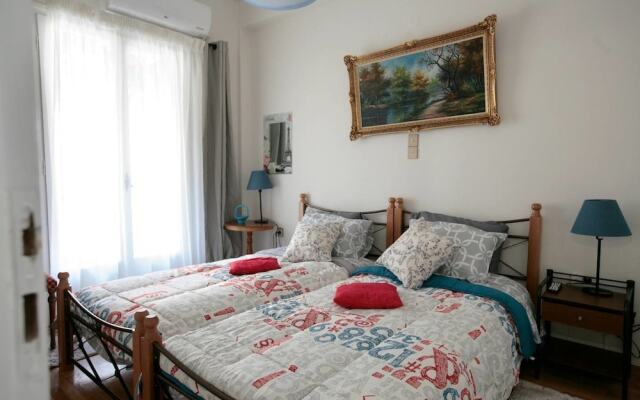Отель Comfy & Tasteful Central Apt • 1' to Metro Station вид на фасад