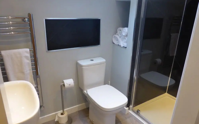 Primrose Lodge 4 with Hot Tub (H 2014) 57499