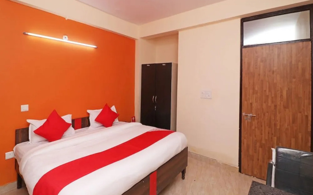 OYO 28366 Ram & Sons Residency