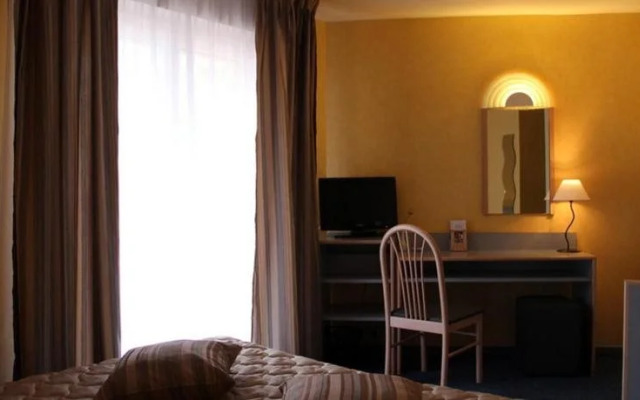 Au Relais de lOust