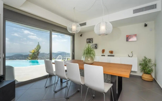 Luxurious 4bd Villa with outstanding view