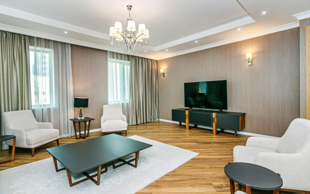 Apartment near Four Seasons