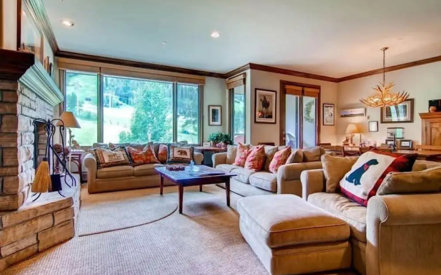 Beaver Creek Highlands Slopeside 3 Bedroom Residence