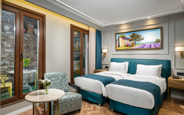 Royan Suites