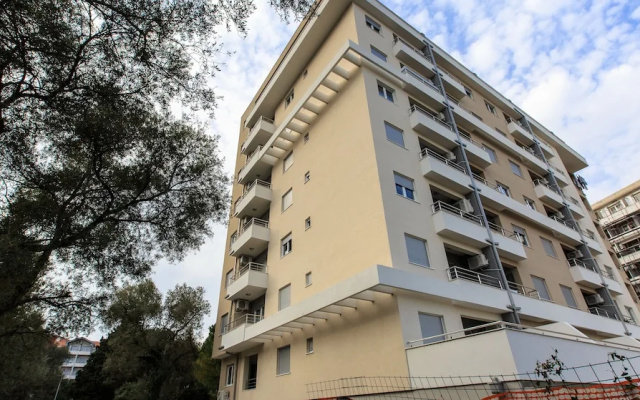 Lotus Alba Apartments