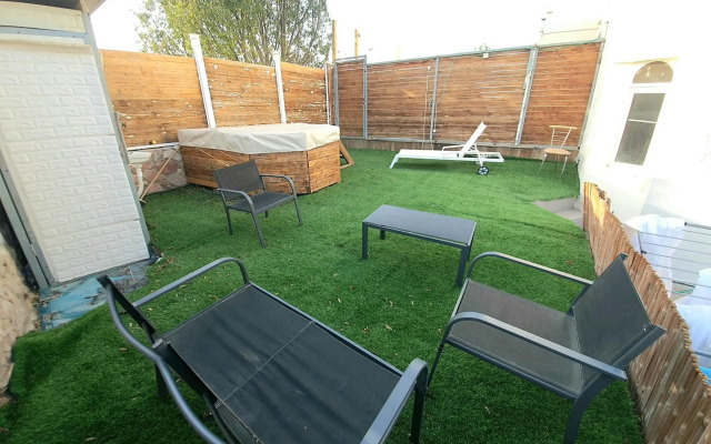 Barak Royal suites 20 Garden jacuzzi