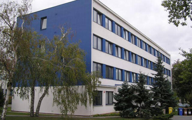 Hostel Modrá Прага вид на фасад