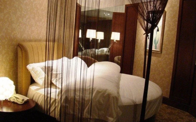 Linjiang Hotel