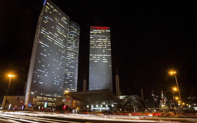 Crowne Plaza Tel Aviv City Center, an IHG Hotel Израиль, Тель-Авив - 9 отзывов об отеле, цены и фото номеров - забронировать отель Crowne Plaza Tel Aviv City Center, an IHG Hotel онлайн вид на фасад