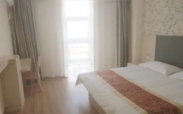 Pod Inn Hotel (Shanghai Jinshan Bailian City Beach)