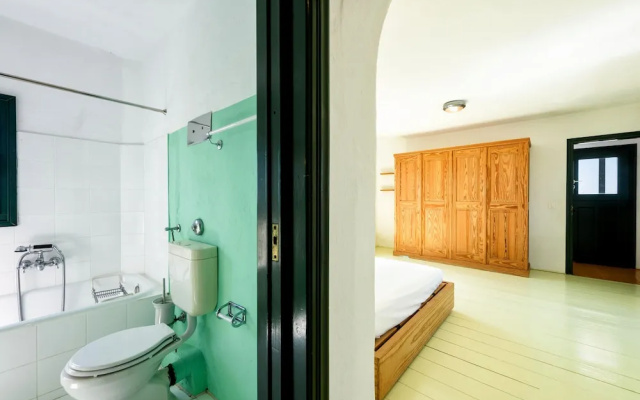 Traditional Villa 5 Mins on Foot From the Beach