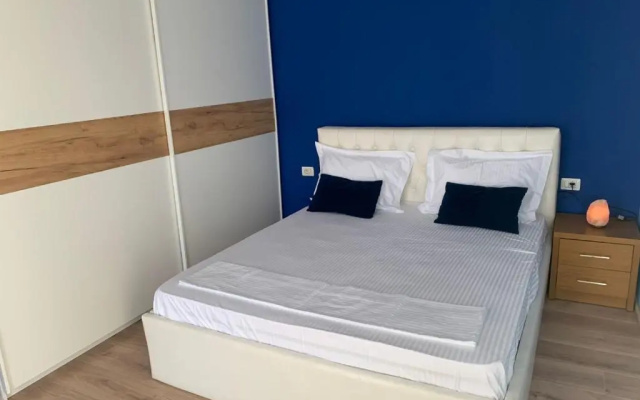 Modern cozy apt w/in 10 min walk from main square