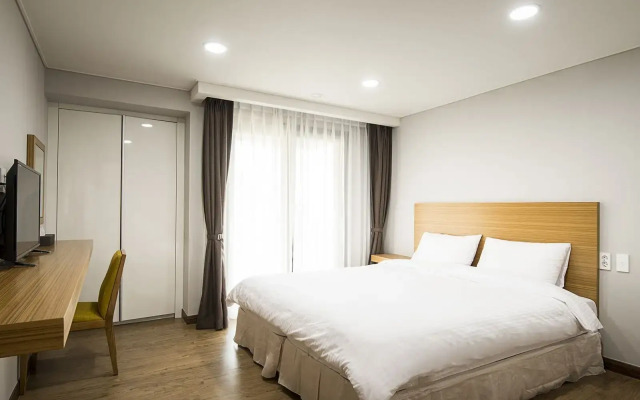 W Ocean Pension