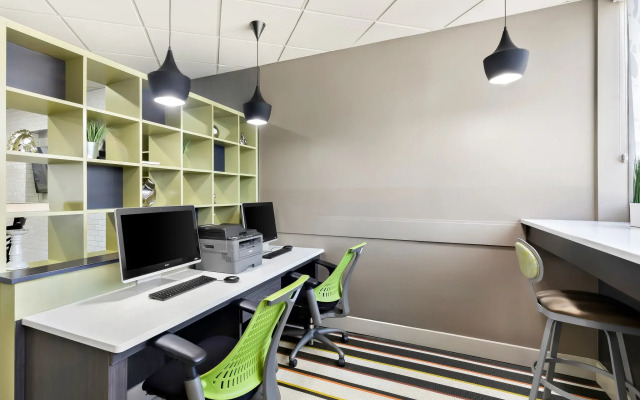 Holiday Inn Express Atlanta Galleria - Ballpark Area by IHG