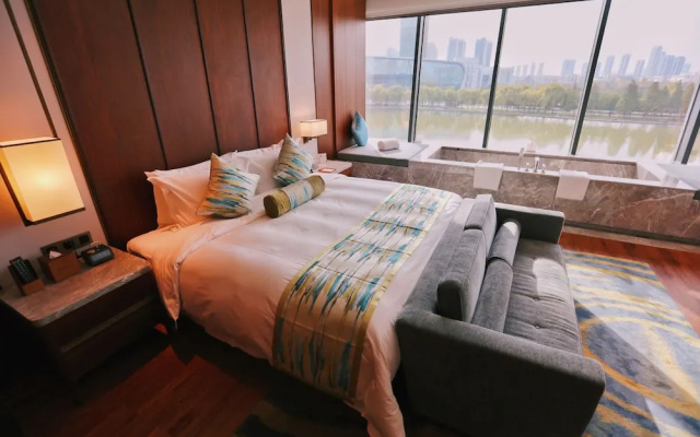 Yading Peninsula Hotel