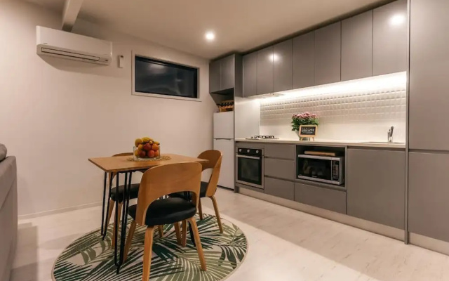 Guest House on Queens