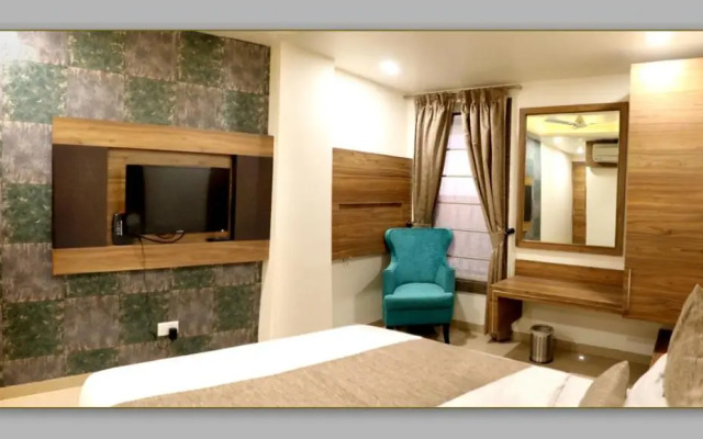 Hotel Adarsh Palace