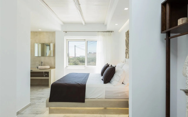 Cyano Hotel