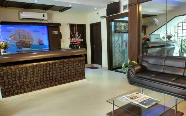 HOTEL RAJ PALACE by ROH