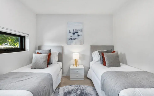 Spacious and Superb 3-bed Apartment