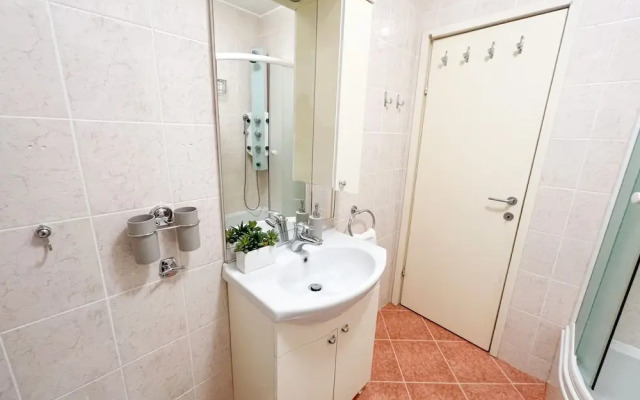 MIRROR apartment