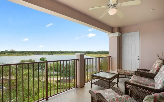 Pool View Penthouse 3 Bedroom Condo