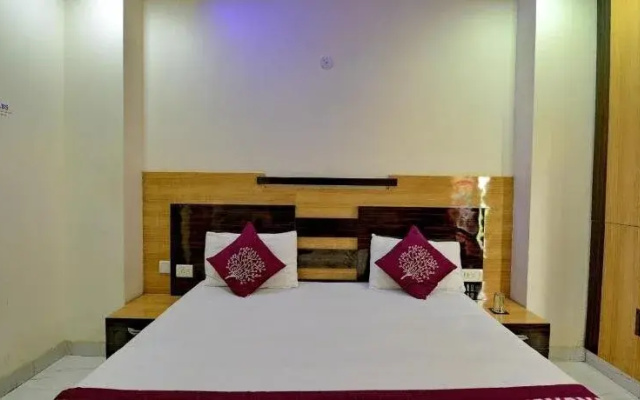 Goel Residency