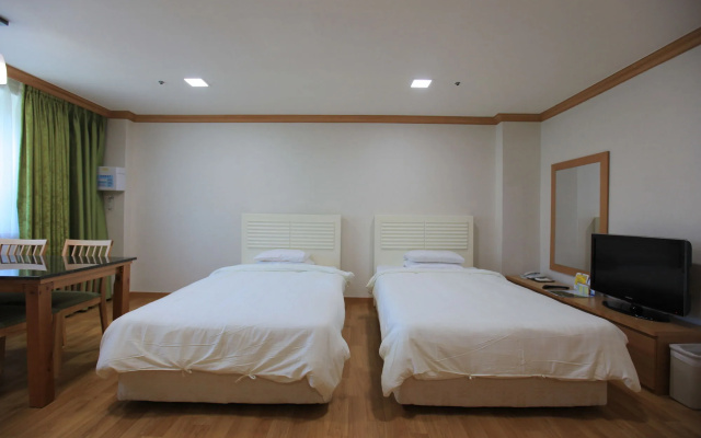 Mona Yongpyong Tower Condominium