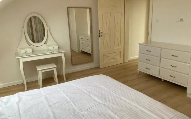 Spacious, 2-level Holiday Apartment