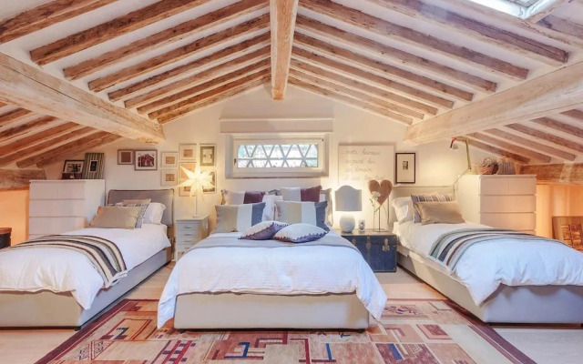 Villa in Camaiore With Pool & Tuscan Views