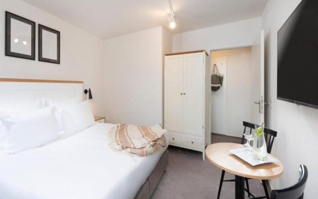 Sunday Resort Marina Double Room