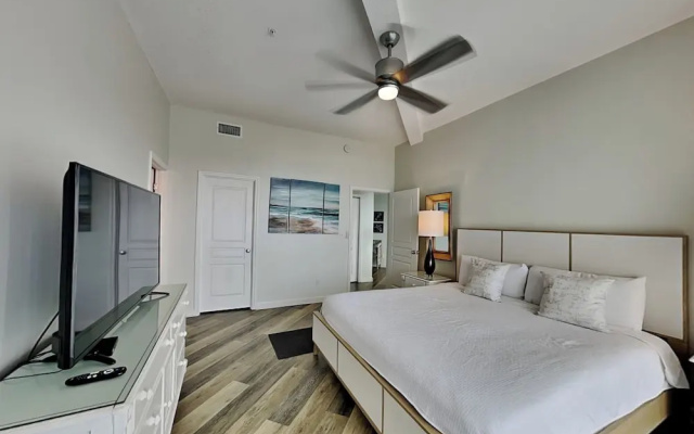 Crystal View #303 by Southern Vacation Rentals
