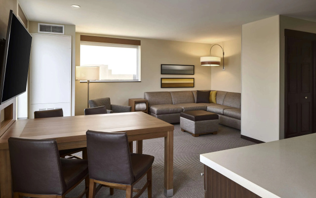 Hyatt Place Wilmington Riverfront