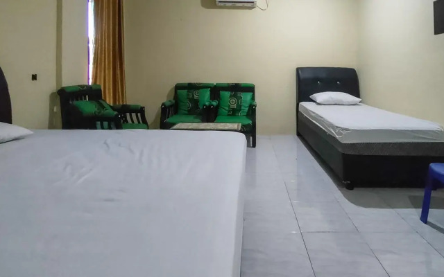 Hotel Fadhila Topoyo