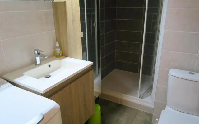 Grand studio familial proche centre et plages