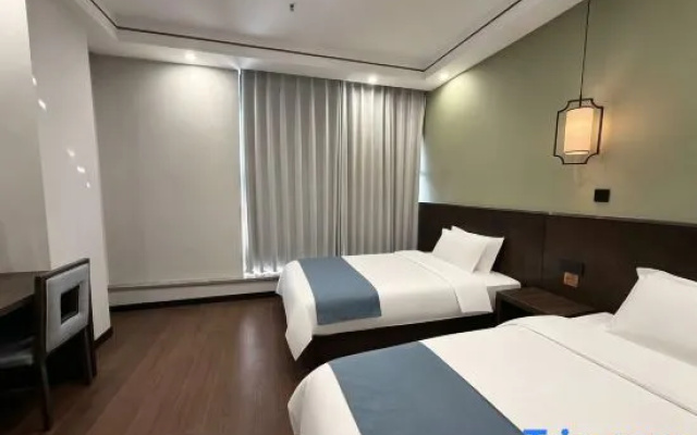 Huaxuan Hotel (Zuoquan Station Branch)