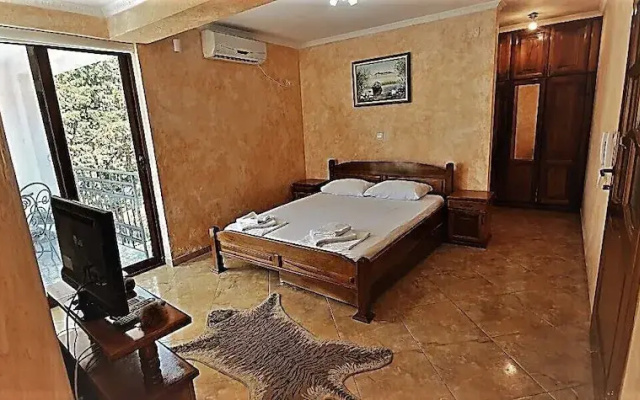 Villa M