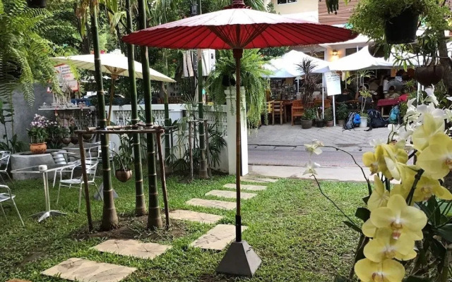 The Eight Ratvithi House