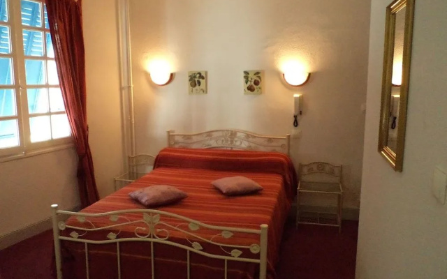 Hotel Restaurant lOustal